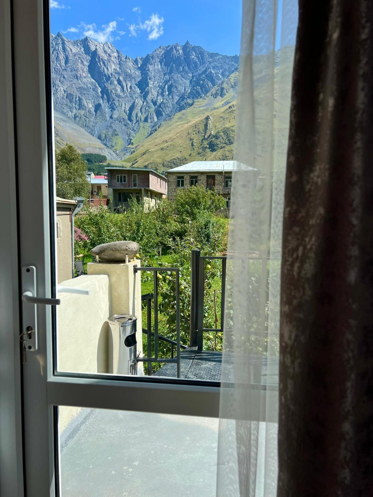 Kazbegi Green Yard Hotel Kültér fotó