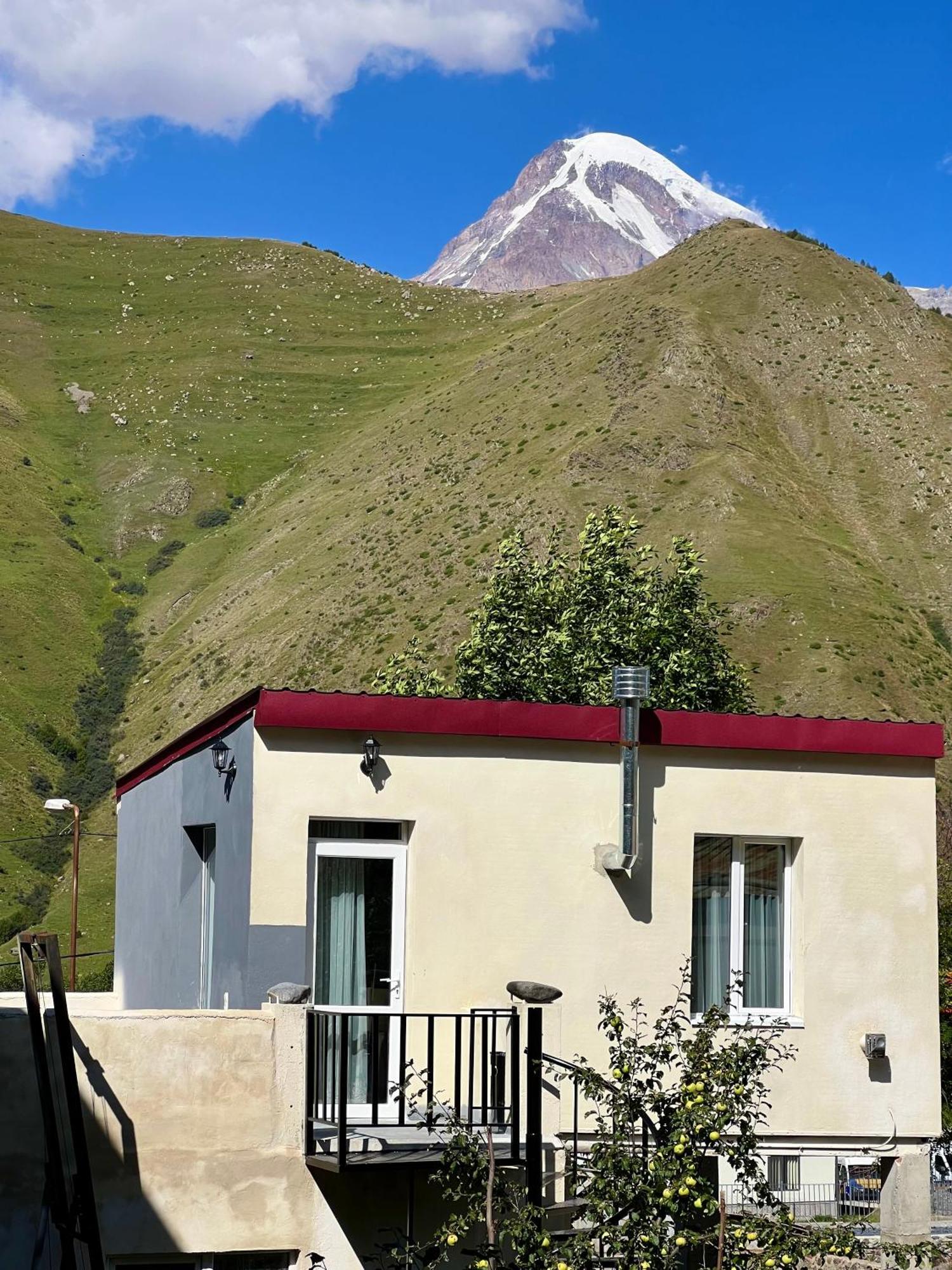 Kazbegi Green Yard Hotel Kültér fotó